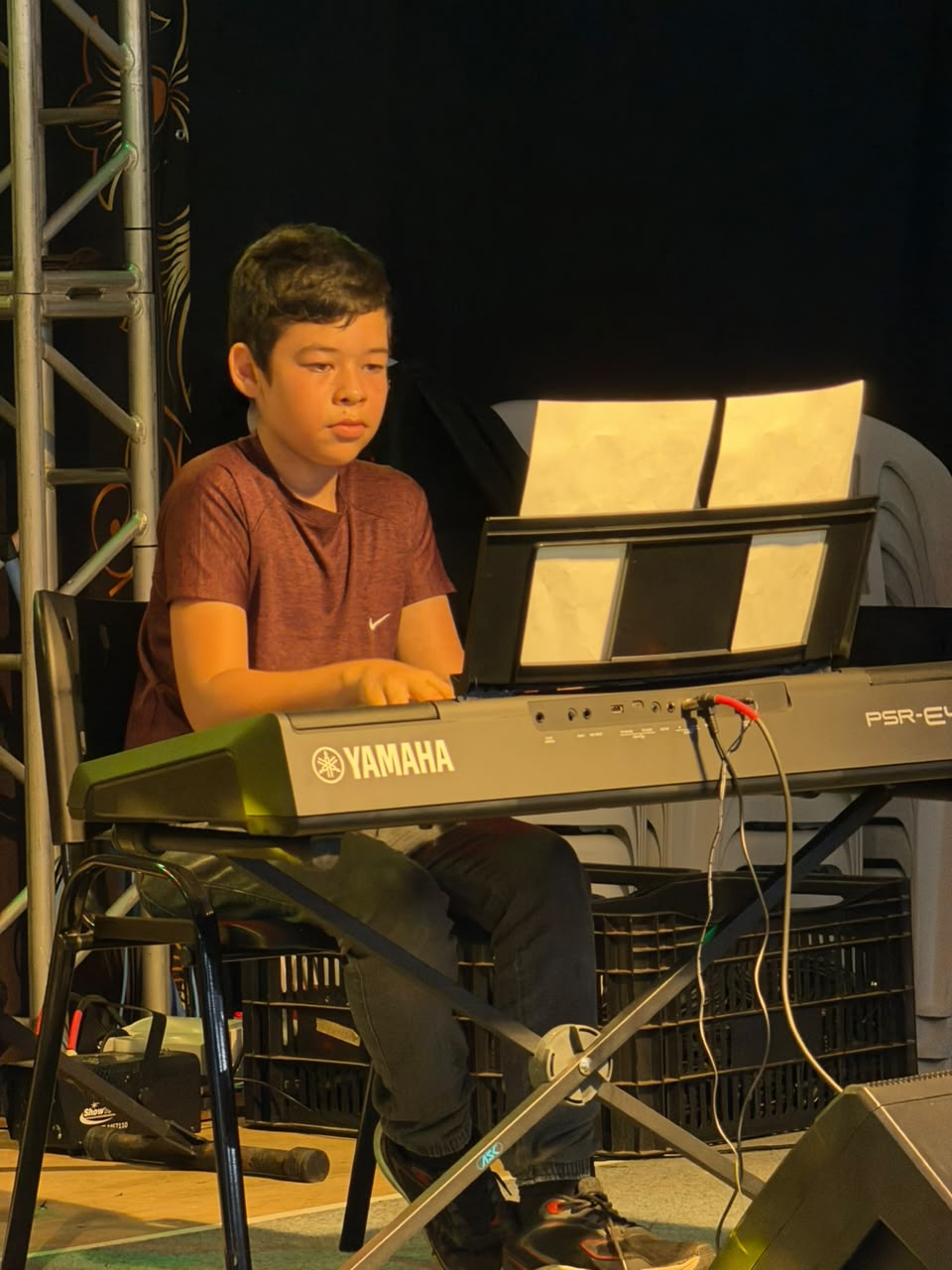 Aluno durante apresentação de teclado