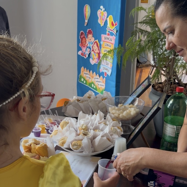 Confraternização e lanche durante a Semana das Crianças